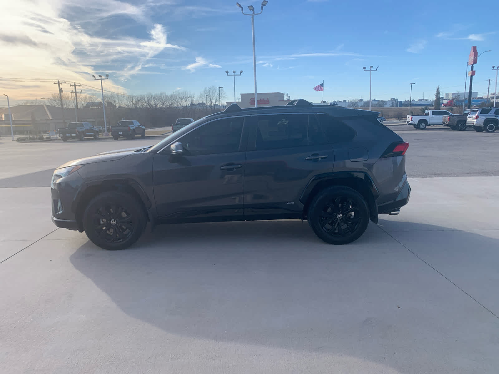 2023 Toyota RAV4 Hybrid SE