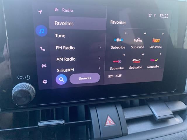 2023 Toyota RAV4 Hybrid SE