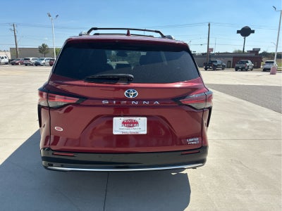 2023 Toyota Sienna Limited