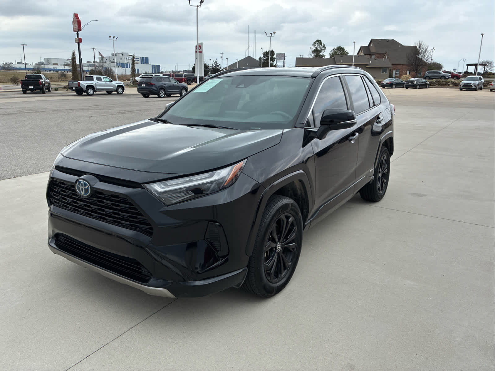 2022 Toyota RAV4 Hybrid SE
