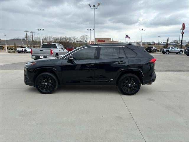 2022 Toyota RAV4 Hybrid SE