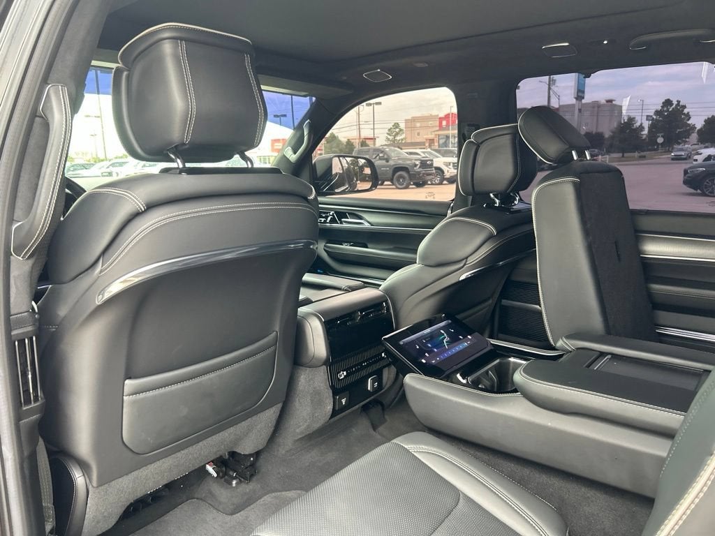 2023 Jeep Grand Wagoneer Series II Obsidian