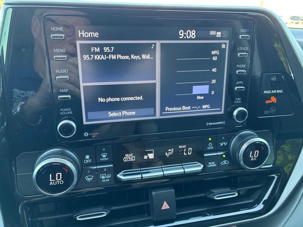 2022 Toyota Highlander L