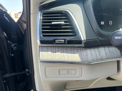 2025 Volvo XC90 Plug-In Hybrid Ultra
