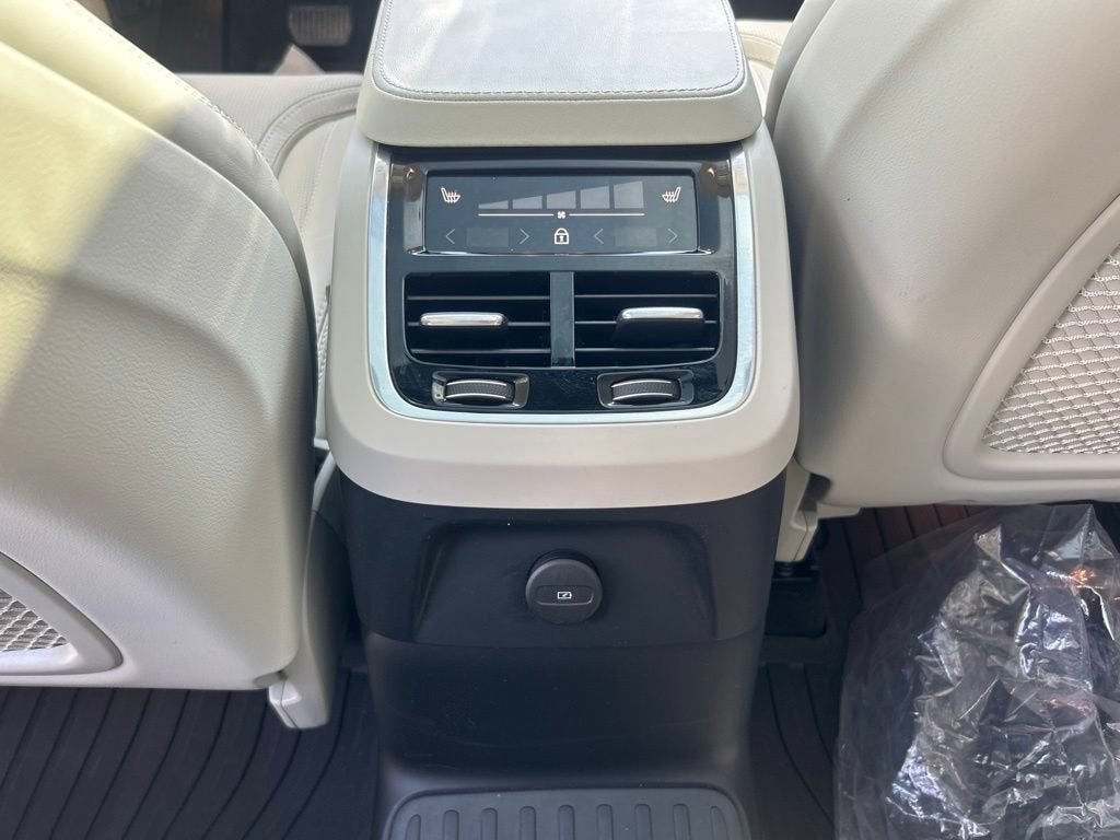 2025 Volvo XC90 Plug-In Hybrid Ultra