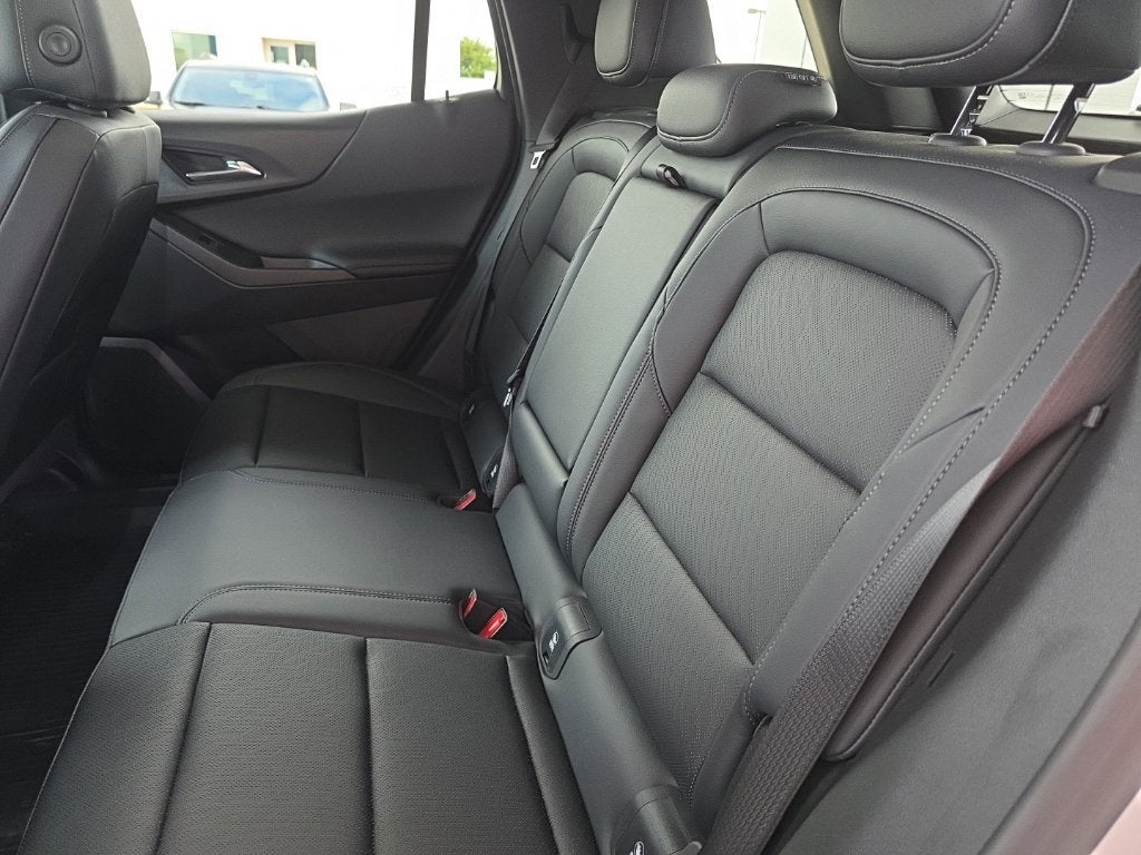 2027 Chevrolet Equinox LT - Photo 14