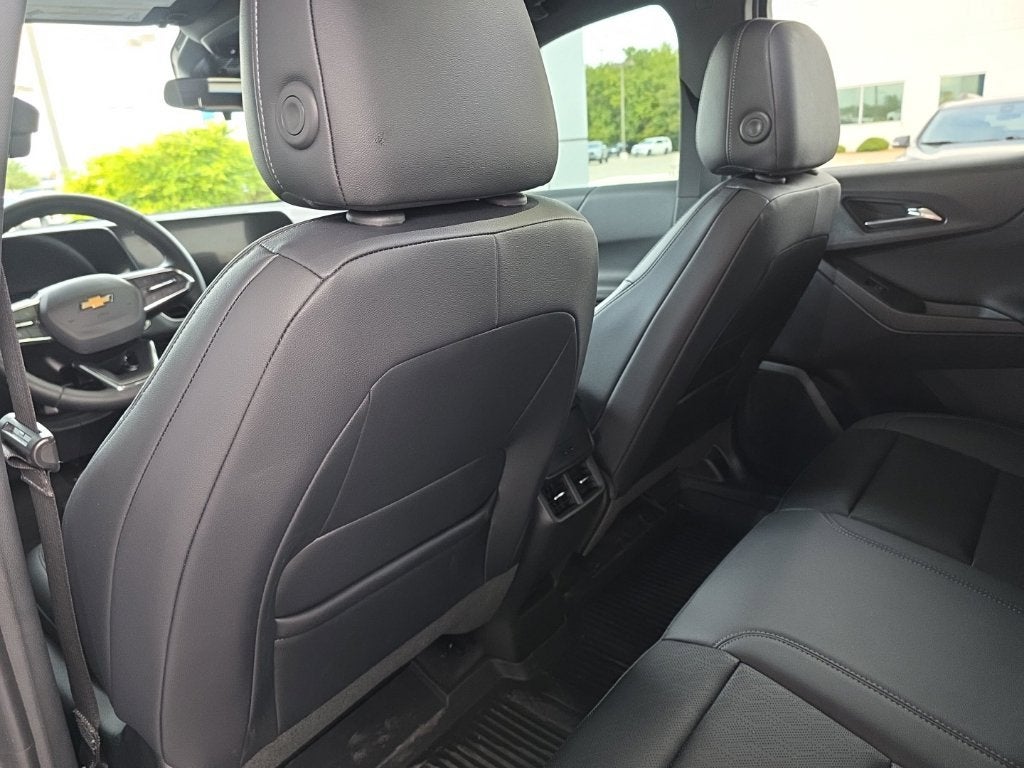 2027 Chevrolet Equinox LT - Photo 15